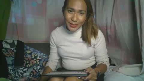 Snapshot of transhottie28 chatting on 02/15/25, 09:38 transhottie28 online show from 02/15/25, 09:38
