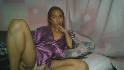 Snapshot of transhottie28 chatting on 02/21/25, 02:06 transhottie28 online show from 02/21/25, 02:06