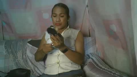 Snapshot of transhottie28 chatting on 02/27/25, 10:15 transhottie28 online show from 02/27/25, 10:15