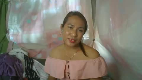 Snapshot of transhottie28 chatting on 03/02/25, 05:33 transhottie28 online show from 03/02/25, 05:33