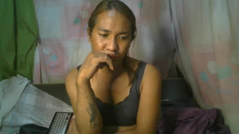 Snapshot of transhottie28 chatting on 03/04/25, 12:01 transhottie28 online show from 03/04/25, 12:01