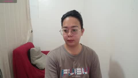 Snapshot of transmanilasue chatting on 11/16/25, 03:12 Sue online show from 11/16/25, 03:12