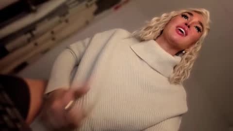 ALMIGHTY GODDESS VALENTINA online show from 10/19/25, 05:02