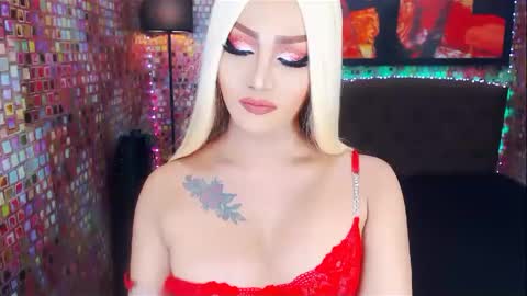 Snapshot of transplayfullolivia chatting on 02/12/25, 02:14 KYLIE BELLA TS online show from 02/12/25, 02:14