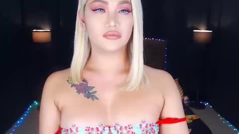 KYLIE BELLA  TS online show from 05/25/26, 01:11
