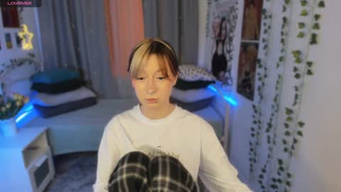Snapshot of trapsaintgirl chatting on 01/14/25, 03:47 Nyuta Hartmann online show from 01/14/25, 03:47