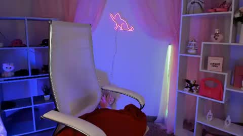Tracy online show from 06/19/26, 04:00