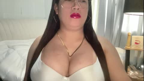 travelergirl online show from 10/15/25, 01:50