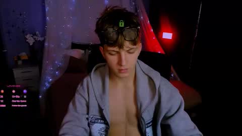 Travis online show from 11/05/25, 08:09