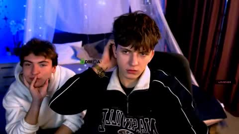 Travis online show from 11/30/25, 08:02