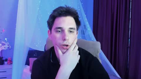 Travis online show from 05/20/26, 09:04