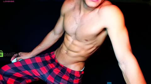 TRAVIS. online show from 01/21/25, 01:29