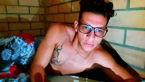 TRAVIS. online show from 04/06/26, 12:17