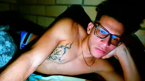 TRAVIS. online show from 04/14/26, 06:41