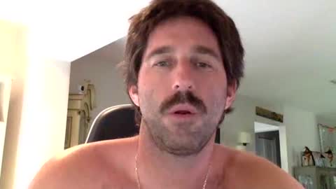 TravisKenn online show from 09/29/25, 06:46