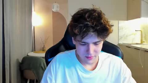 travisrivas online show from 10/02/25, 04:19