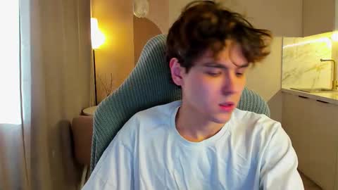 travisrivas online show from 10/07/25, 06:32