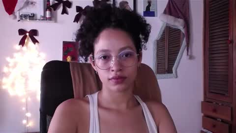 Snapshot of treasuresz chatting on 12/03/24, 05:23 Emily online show from 12/03/24, 05:23