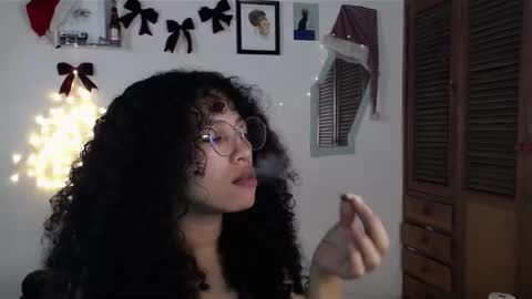 Snapshot of treasuresz chatting on 12/13/24, 05:21 Emily online show from 12/13/24, 05:21