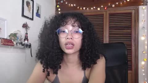 Snapshot of treasuresz chatting on 01/27/25, 05:58 Emily online show from 01/27/25, 05:58