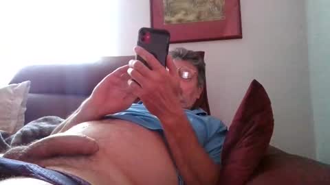 Snapshot of trebgeis1 chatting on 07/17/26, 05:25 trebgeis1 online show from 07/17/26, 05:25