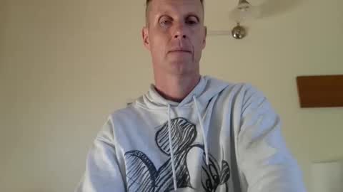 trebo00788 online show from 10/12/25, 07:07