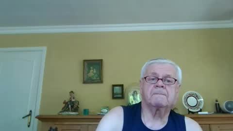 Snapshot of trekbeestje1 chatting on 05/26/26, 07:37 trekbeestje online show from 05/26/26, 07:37