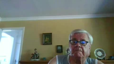 Snapshot of trekbeestje1 chatting on 07/15/26, 03:50 trekbeestje online show from 07/15/26, 03:50