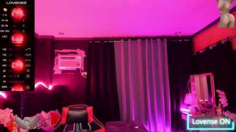 Jade online show from 09/14/25, 12:15