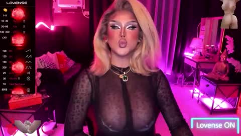 Jade online show from 09/29/25, 12:32