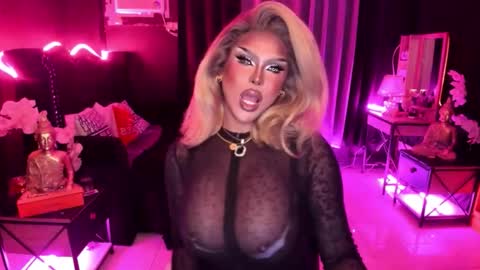 Jade online show from 10/15/25, 01:06