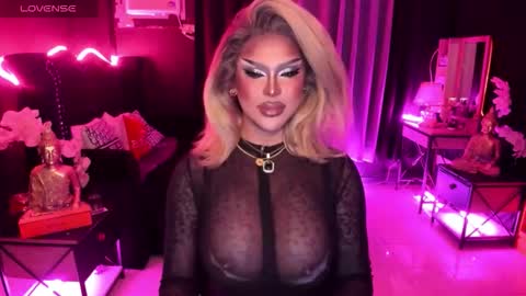 Jade online show from 10/26/25, 09:48