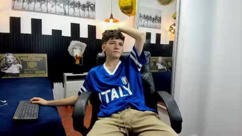 Snapshot of trevor_mob chatting on 06/17/26, 04:52 trevor_mob online show from 06/17/26, 04:52