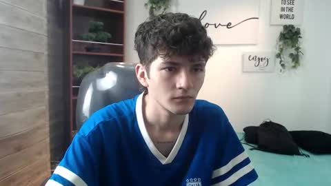 Snapshot of trevor_mob chatting on 07/15/26, 04:12 trevor_mob online show from 07/15/26, 04:12