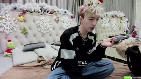 TrevorBenson online show from 12/21/25, 04:41