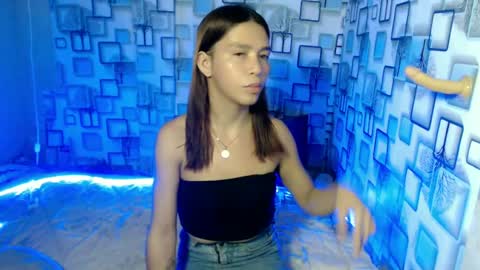 Snapshot of trexie215765 chatting on 06/23/26, 01:58 trexie215765 online show from 06/23/26, 01:58