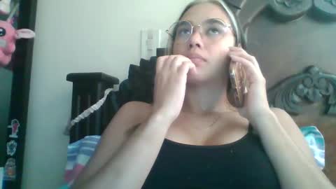 triana_bell online show from 12/27/24, 04:32