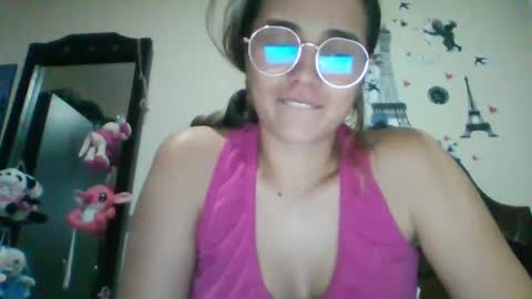 triana_bell online show from 01/28/25, 01:50