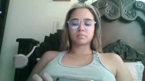 triana_bell online show from 02/23/25, 05:29