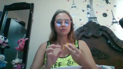 triana_bell online show from 02/28/25, 09:01