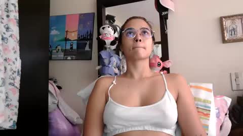 triana_bell online show from 03/17/26, 04:32