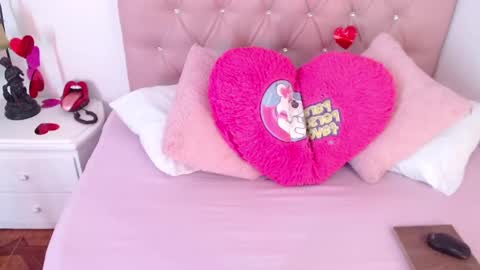 triana_crimson online show from 02/19/25, 09:14