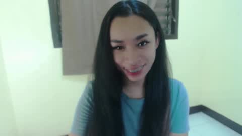 tricia_slut online show from 03/08/25, 12:44