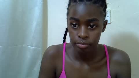 Snapshot of trickle_star chatting on 02/15/26, 11:19 Asteric online show from 02/15/26, 11:19