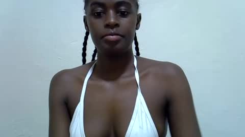 Snapshot of trickle_star chatting on 02/19/26, 10:39 Asteric online show from 02/19/26, 10:39