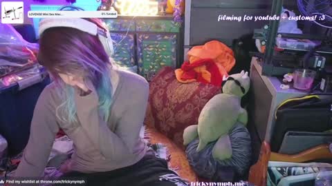 Cassie online show from 12/24/24, 10:22