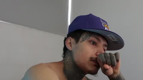 Snapshot of trieone chatting on 12/03/24, 01:32 - trieone online show from 12/03/24, 01:32