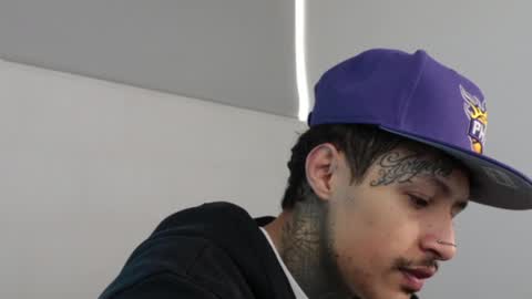 Snapshot of trieone chatting on 12/04/24, 11:30 - trieone online show from 12/04/24, 11:30