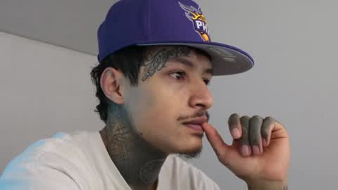 Snapshot of trieone chatting on 12/18/24, 03:00 - trieone online show from 12/18/24, 03:00