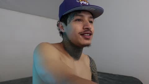 Snapshot of trieone chatting on 12/21/24, 03:25 - trieone online show from 12/21/24, 03:25